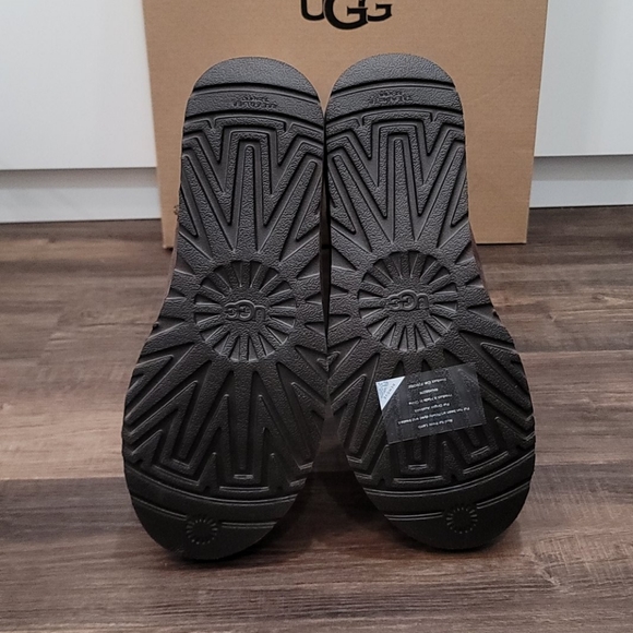 NWT UGG Classic Tall Boot - Picture 6 of 7